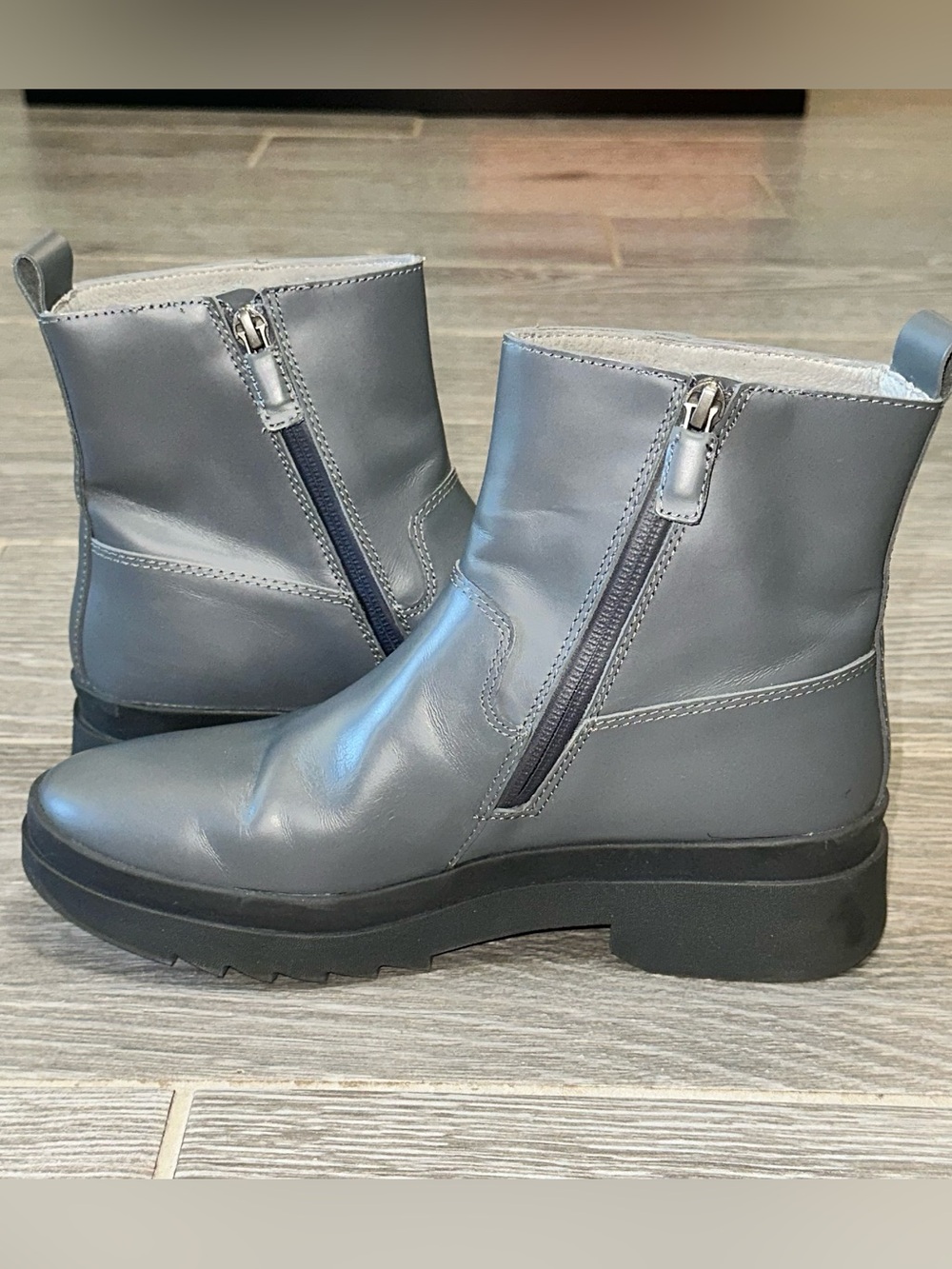 Eileen Fisher Floyd Graphite Grey Waterproof Leather Women’s 8 Booties Normcore - Picture 5 of 13